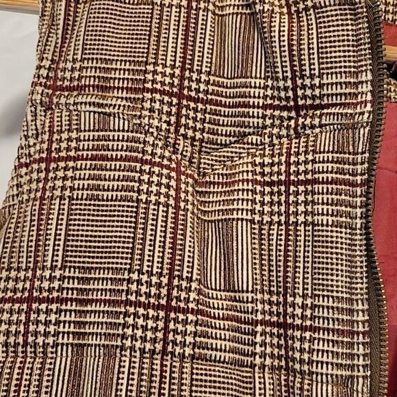 Vanity. Beautiful Vest. Size XL. Faux Fur Hood. Like New! - Picture 4 of 11